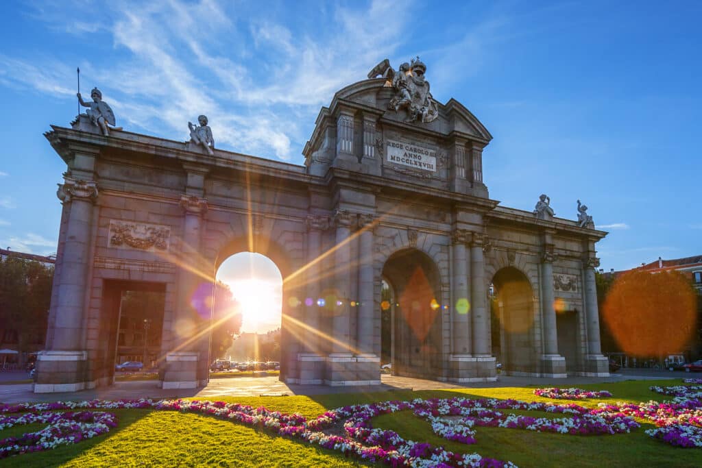https://www.ihmadrid.live/en/blog/advantages-studying-abroad-in-spain.html